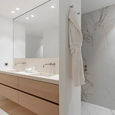 De Luxe Canisses Villa *